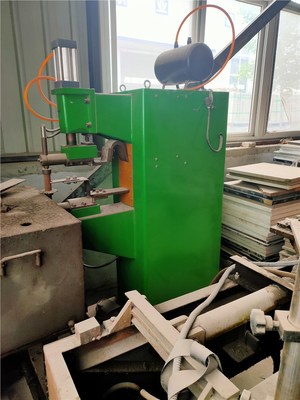 河南鄭州金水區(qū)高價(jià)回收門廠設(shè)備 冷壓機(jī)、精密鋸及北京叉車、木工機(jī)械的循環(huán)利用之道